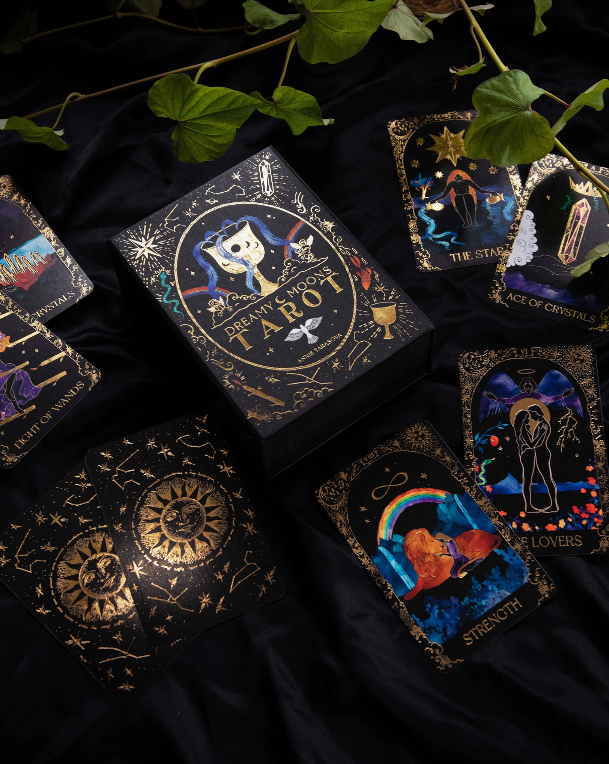 Dreamy Moons Tarot Deck